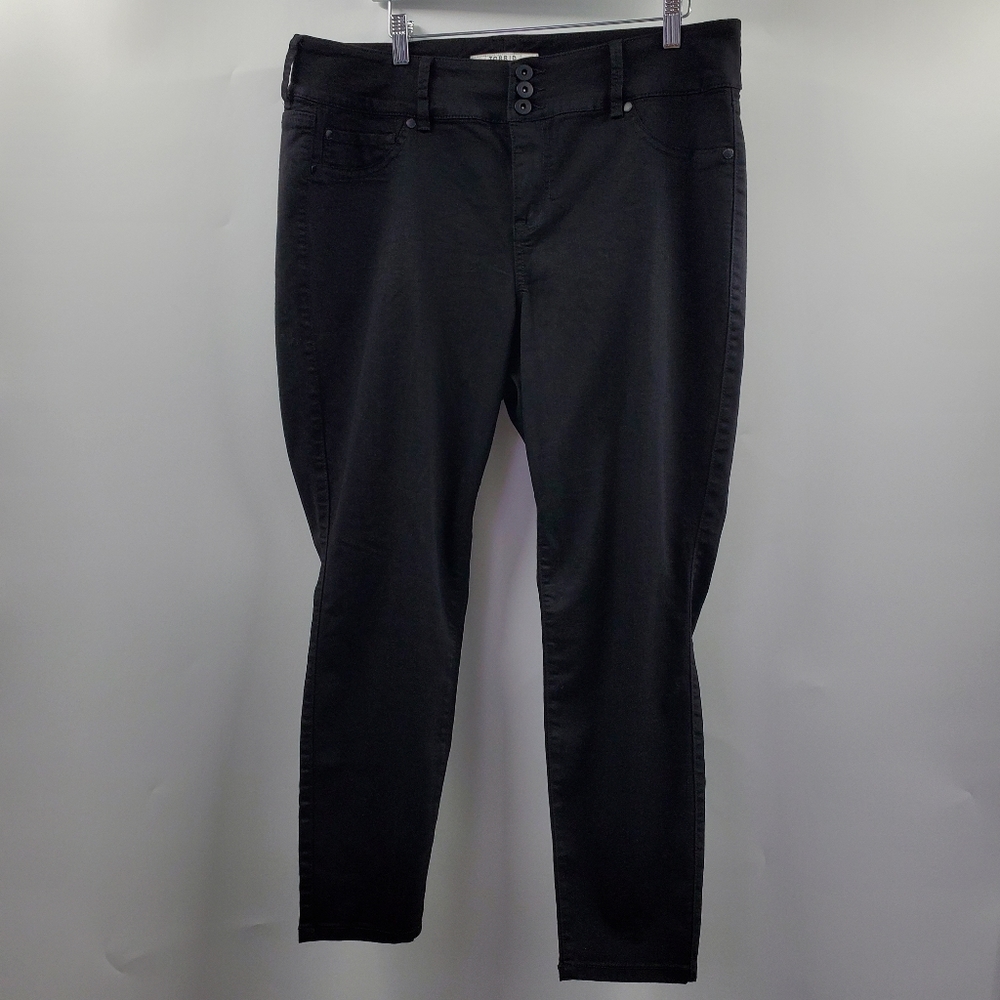 Torrid Black Jegging Skinny Jeans High Waisted Rise NEW - Picture 1 of 11